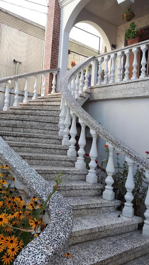 Merab House Batumi Exterior photo